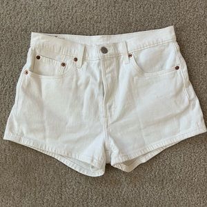 levi’s 501 high waisted white shorts